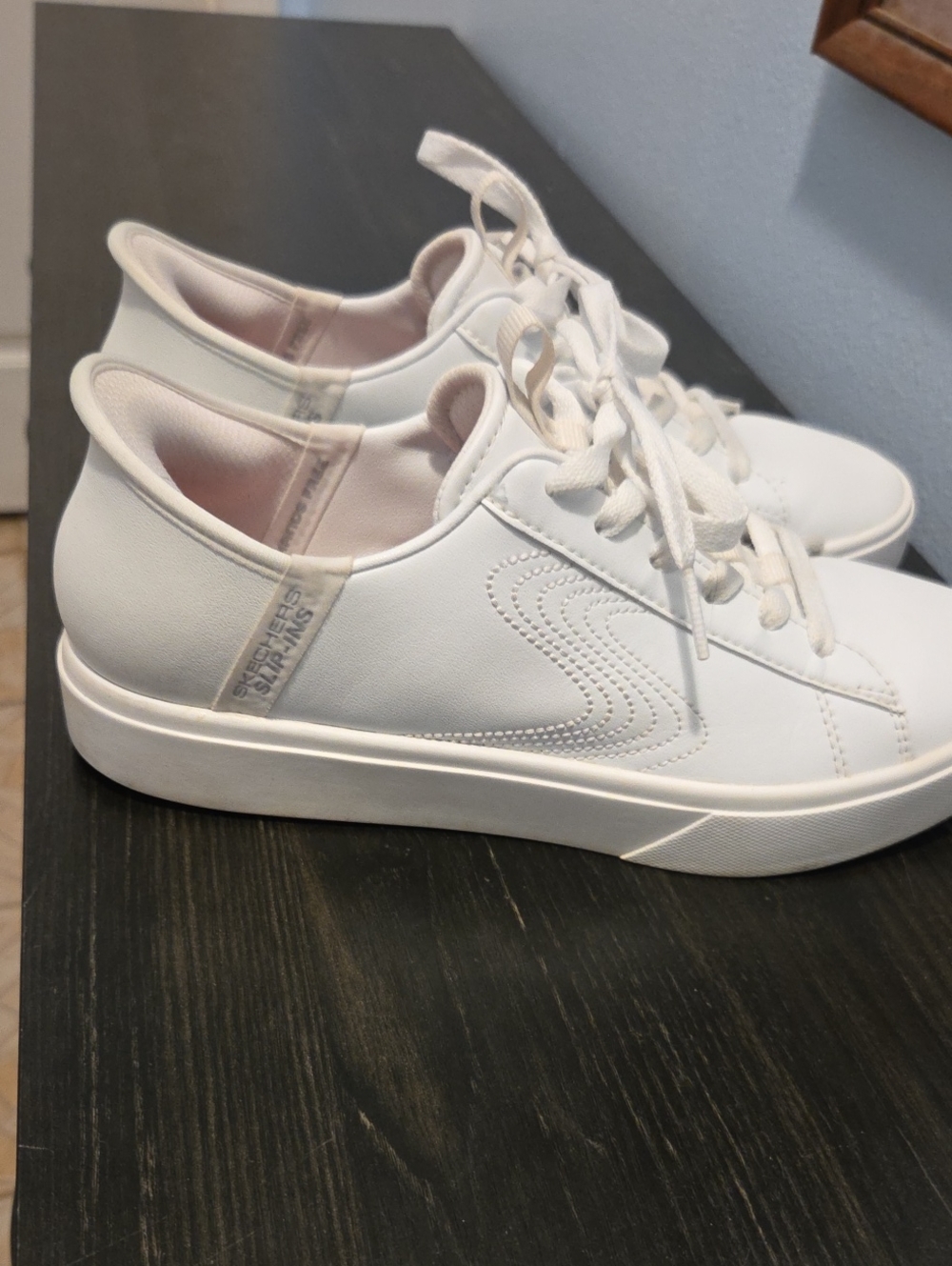 Skechers White Women's Low-Top Lace-Up Sneakers